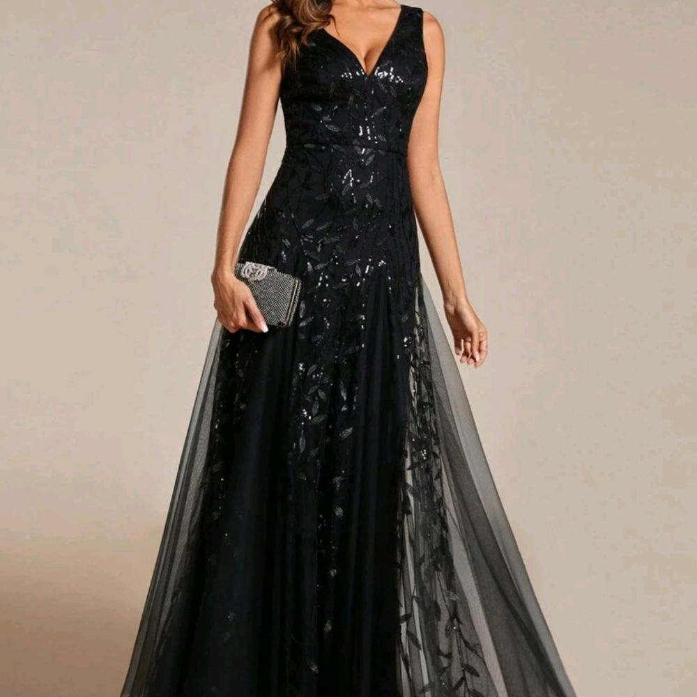 EVER-PRETTY Plunging Neck Sequin Contrast Mesh Formal